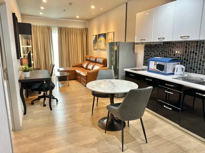Property photos for Noble Refine