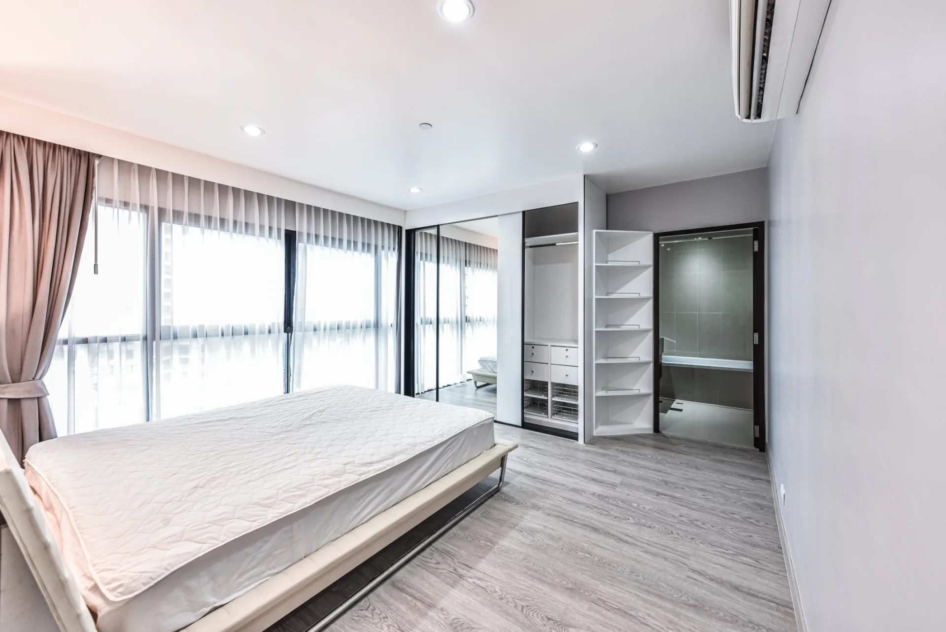 Property photos for Sathorn Gardens