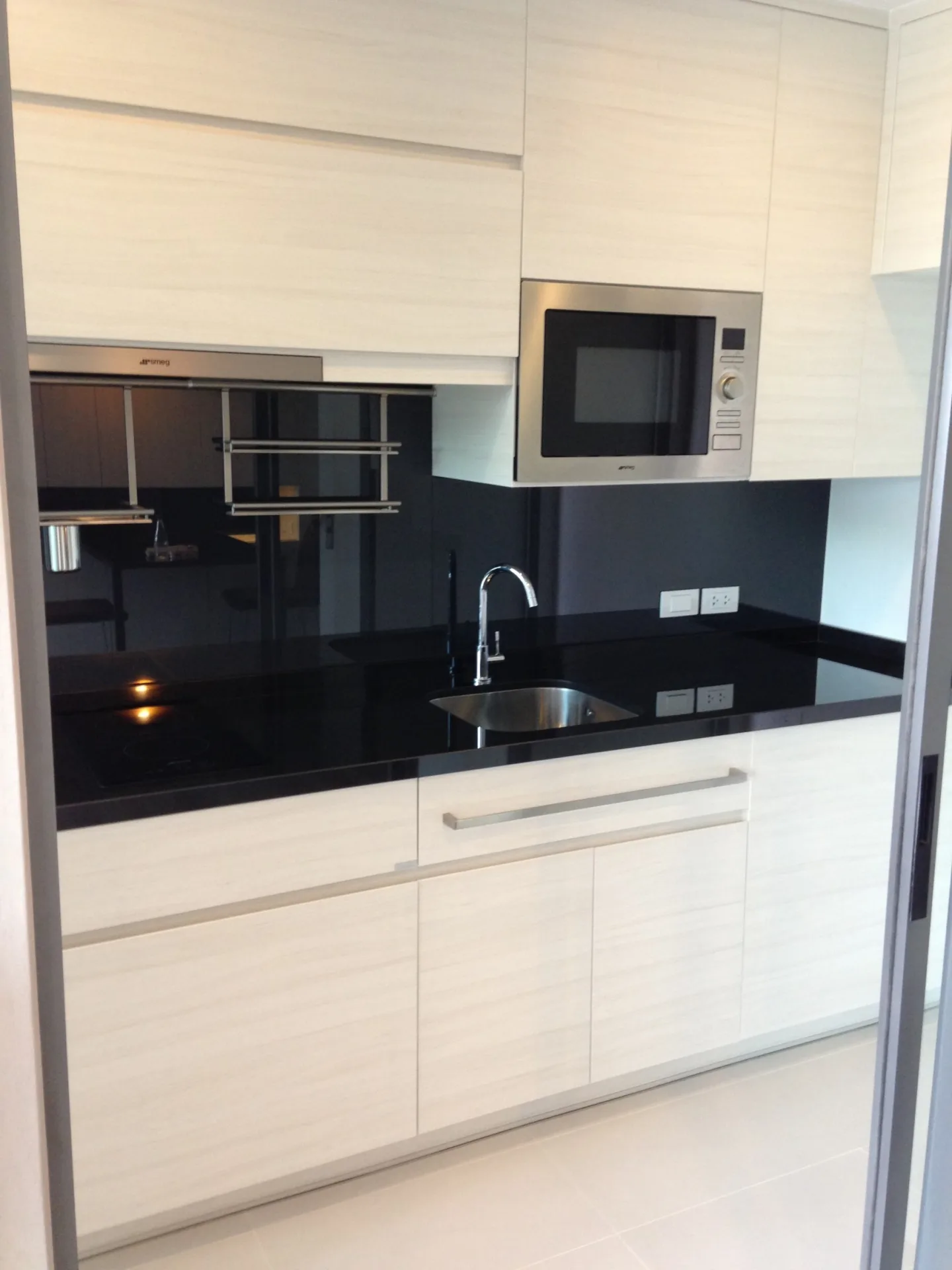 Property photos for The Room Sukhumvit 40