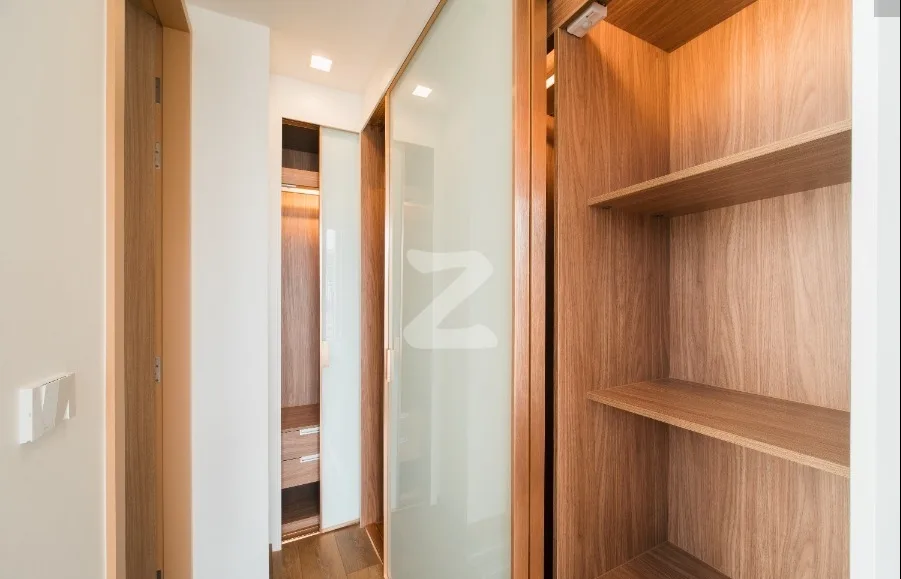 Property photos for Noble BE 33