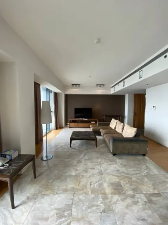 Property photos for The Met