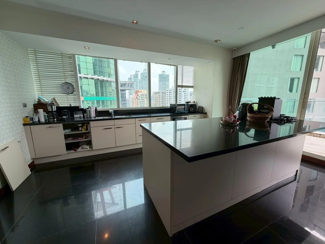 Property photos for Le Raffine Jambunuda Sukhumvit 31