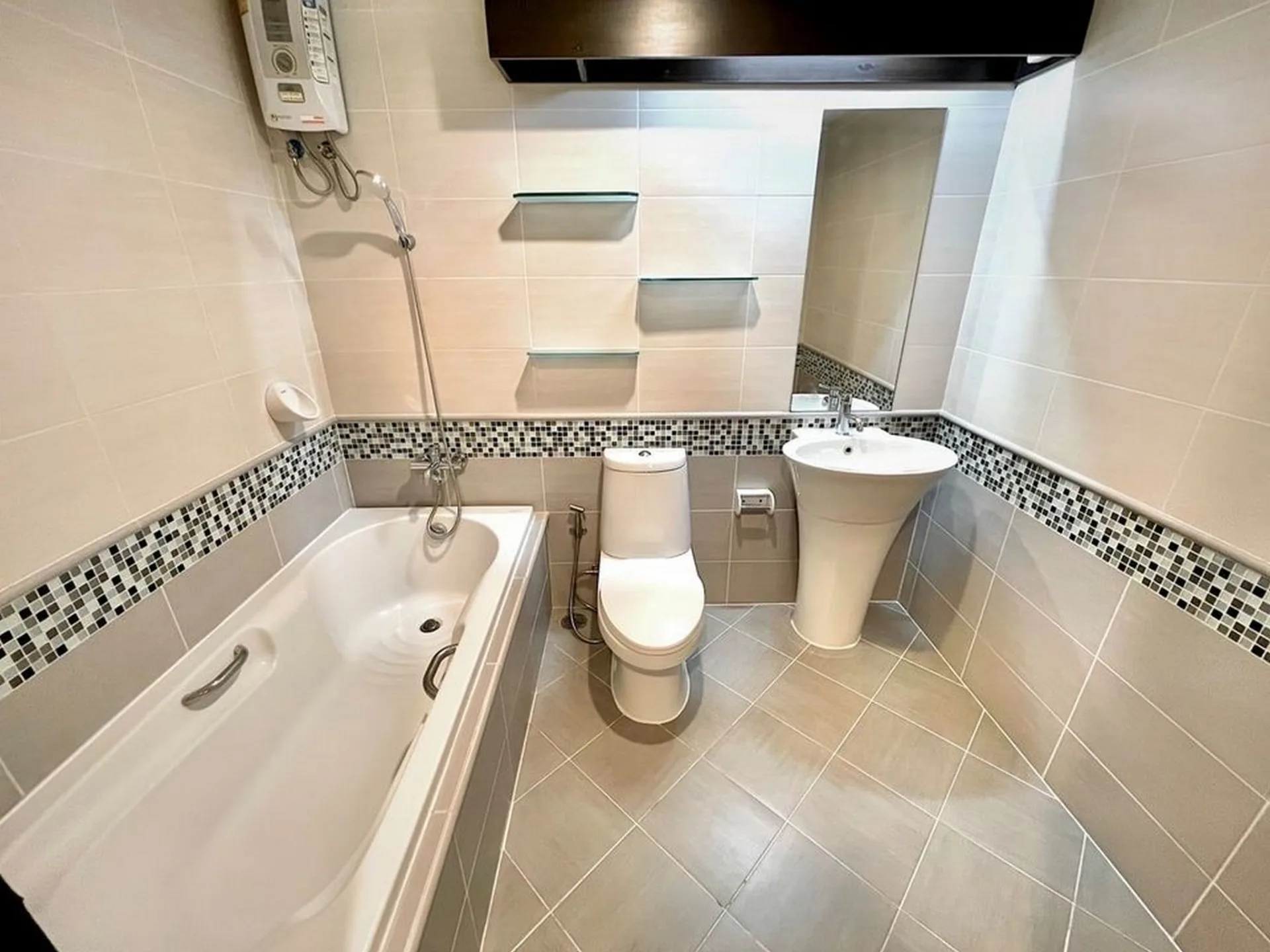 Property photos for The Waterford Sukhumvit 50 Onnut