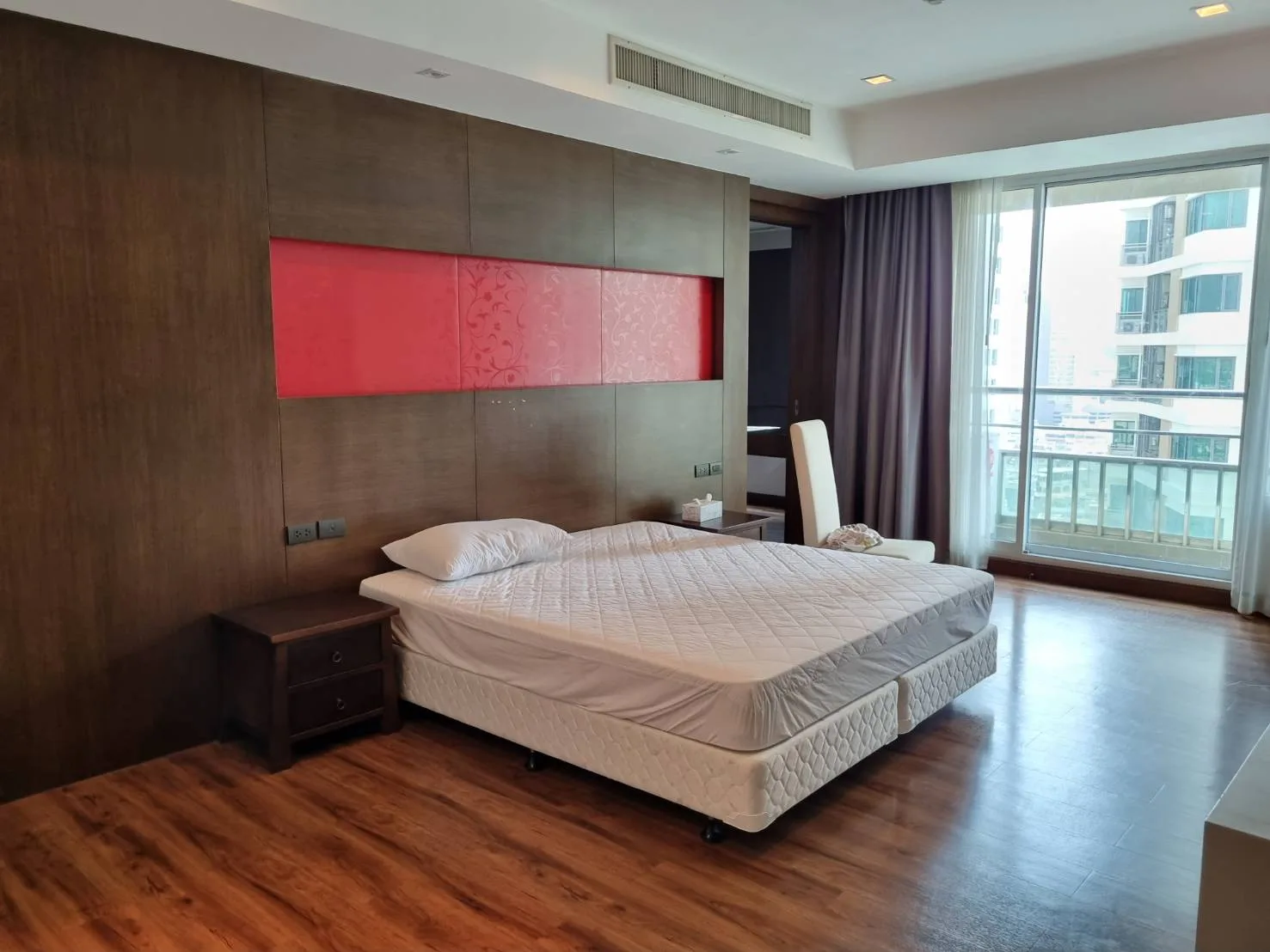 Property photos for Ideal 24