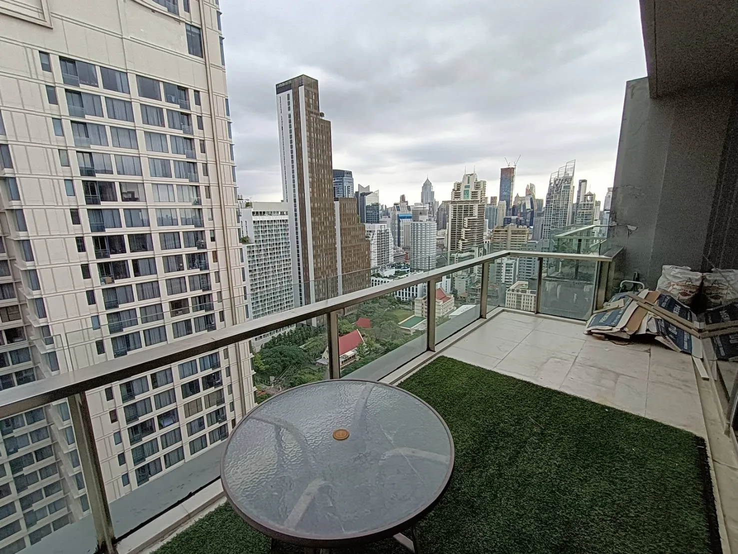 Property photos for The Room Sukhumvit 21