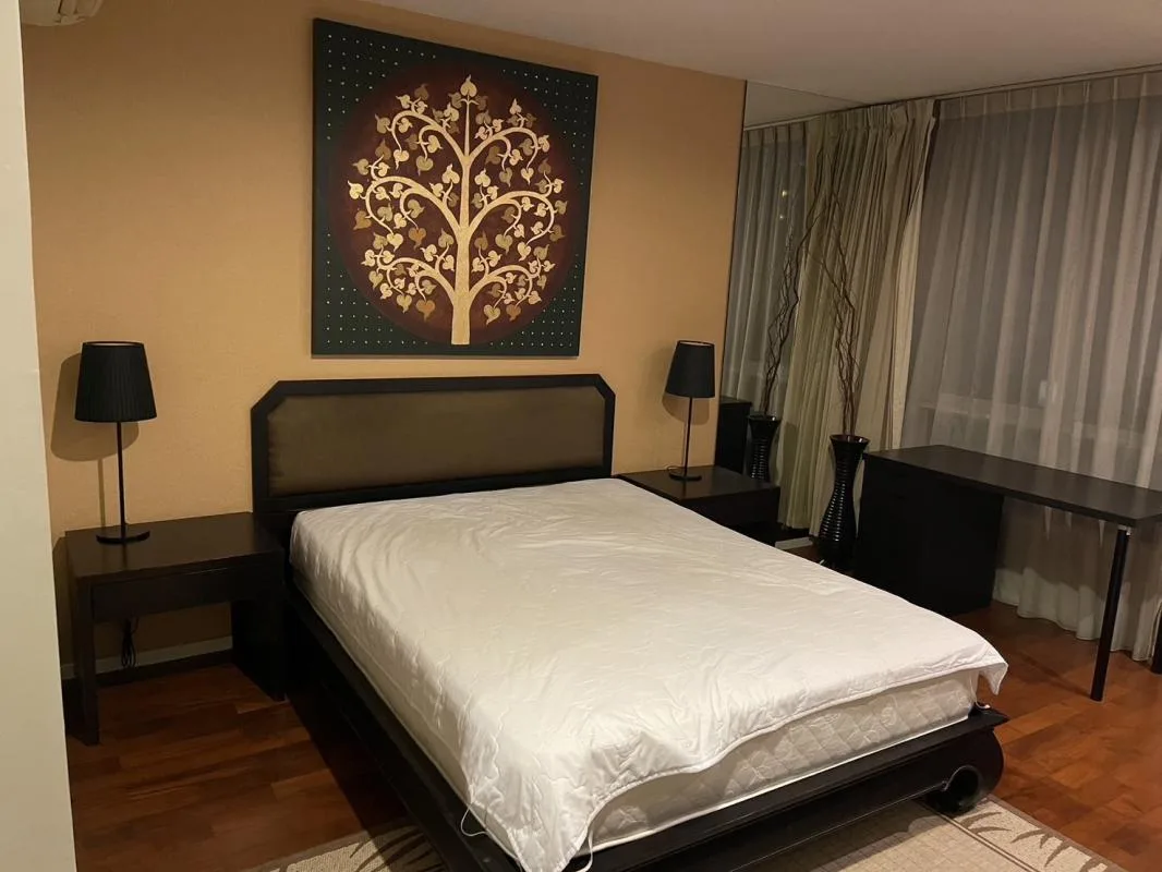 Property photos for Siri On 8