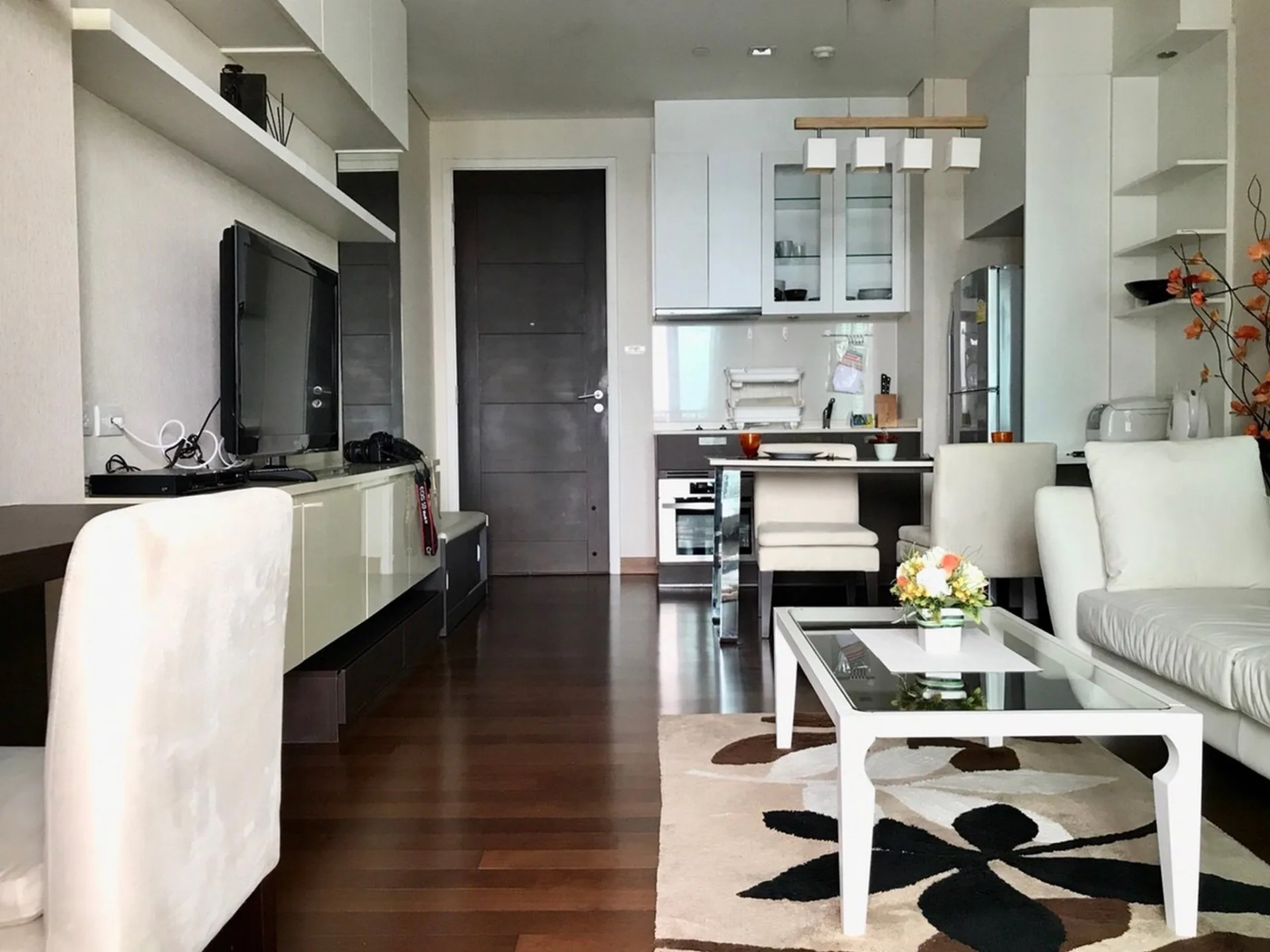 Property photos for Ivy Thonglor