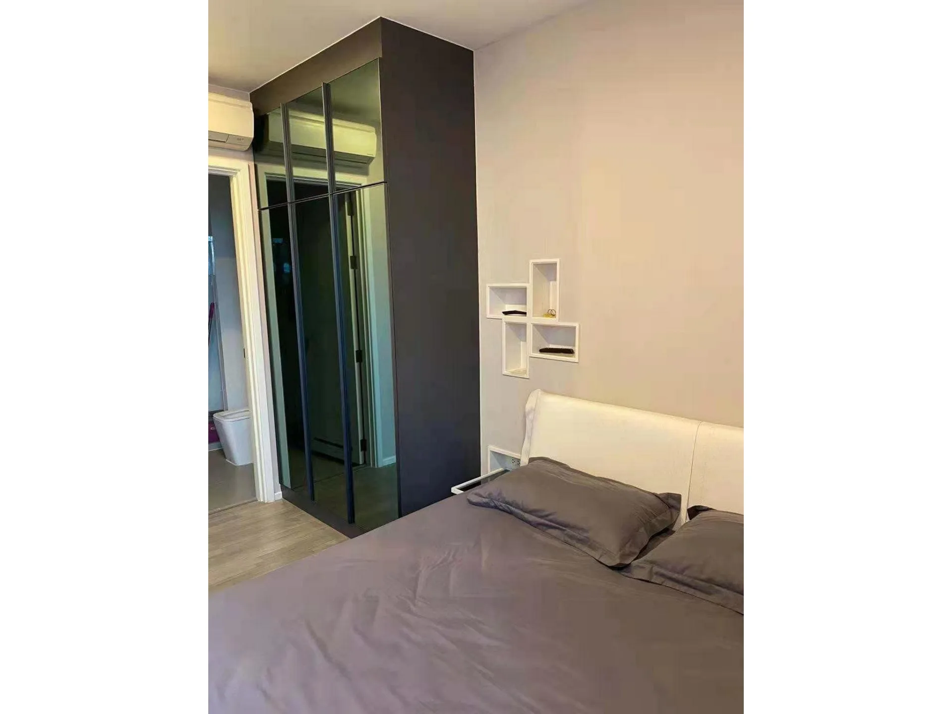 Property photos for The Room Sukhumvit 69