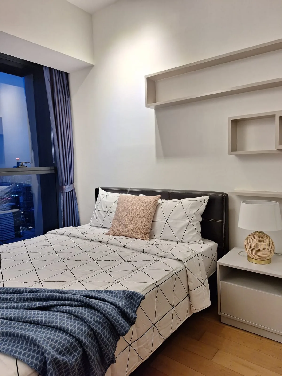 Property photos for The Met