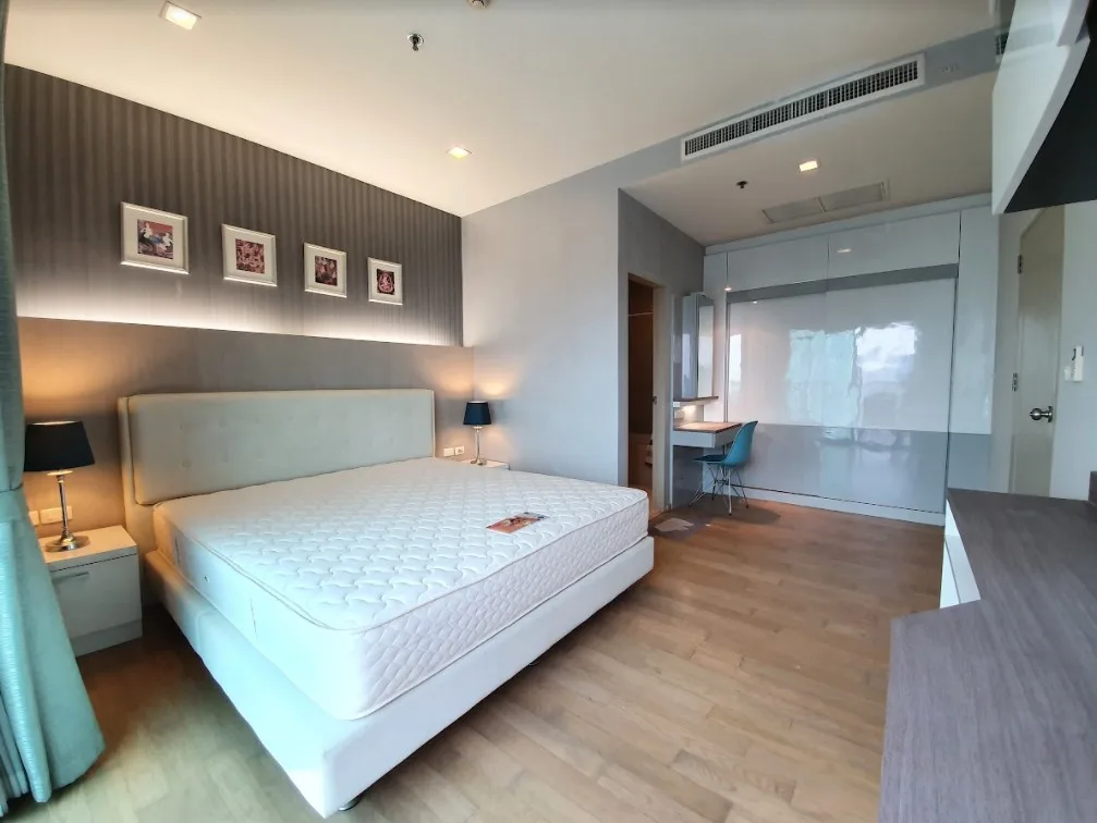Property photos for Noble Reveal