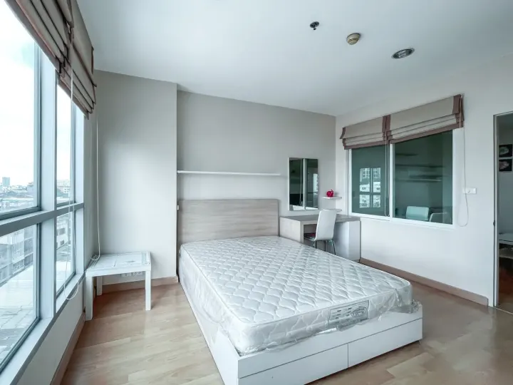 Property photos for Life @ Phahon - Ari