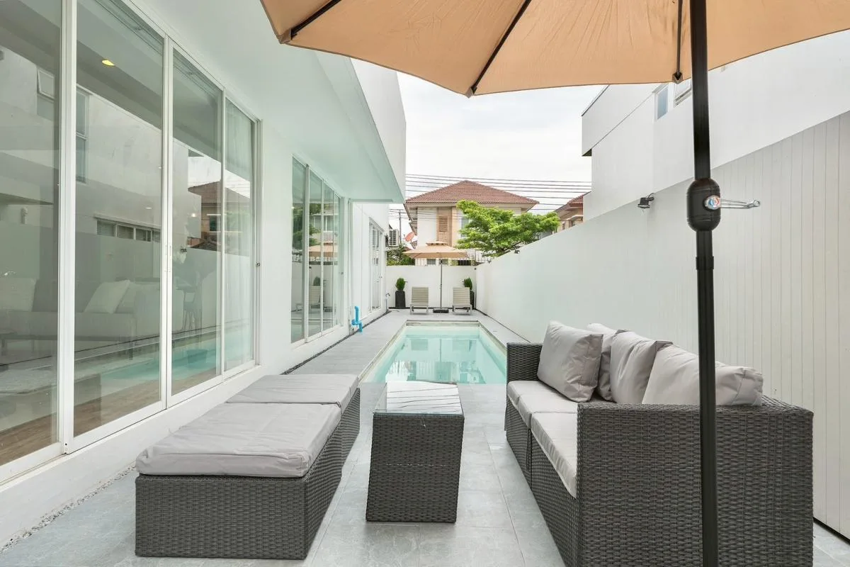 Property photos for Courtyard Villa Rama 9-wongwaen