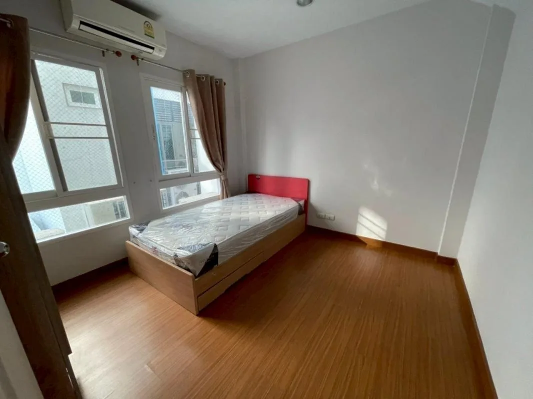 Property photos for Baan Klang Krung Sathon - Charoenrat